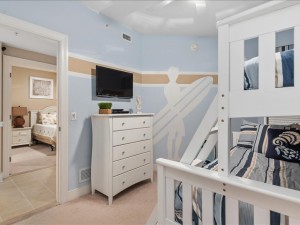 gateway-grand-1007-38-bedroom-3.jpg