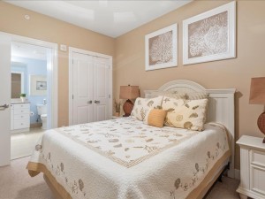 gateway-grand-1007-42-bedroom-2.jpg