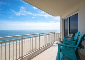 gateway-grand-1007-49-balcony.jpg
