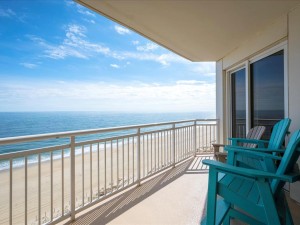 gateway-grand-1007-49-balcony.jpg
