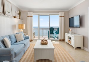 gateway-grand-1007-7-living-area.jpg