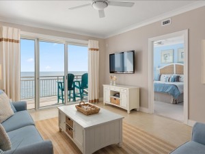 gateway-grand-1007-8-living-area.jpg