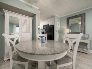 oceanwalk210-10-dining-area.jpg