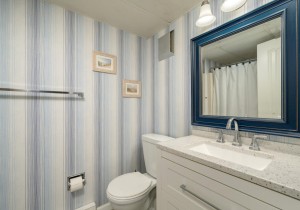 oceanwalk210-16-bath.jpg