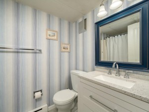 oceanwalk210-16-bath.jpg