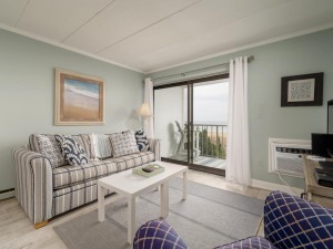 oceanwalk210-6-living-area.jpg