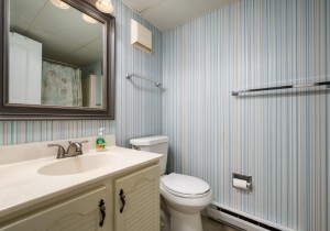 oceanwalk211-15-bath.jpg