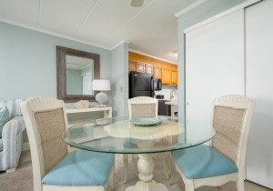oceanwalk211-9-dining-area.jpg