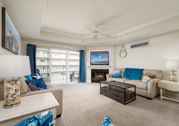 sunsetbeach307-12-living-area.jpg
