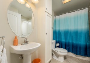 sunsetbeach307-5-bath-2.jpg