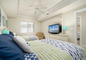 sunsetbeach307-7-bedroom-3.jpg