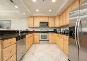 sunsetbeach307-9-kitchen.jpg