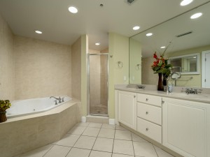 southbeach203-12-primary-bath.jpg