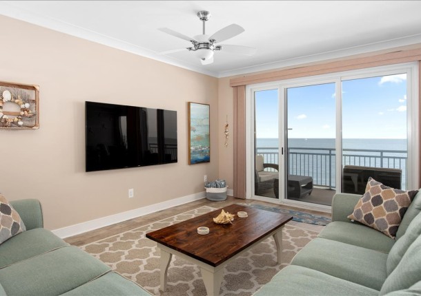 05-gateway-grand-609-5-living-area.jpg