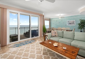 06-gateway-grand-609-6-living-area.jpg
