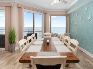 08-gateway-grand-609-8-dining-area.jpg