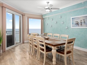 09-gateway-grand-609-9-dining-area.jpg