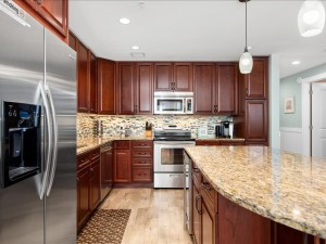 17-gateway-grand-609-17-kitchen.jpg