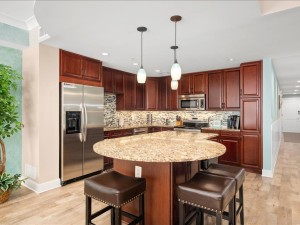 18-gateway-grand-609-18-kitchen.jpg