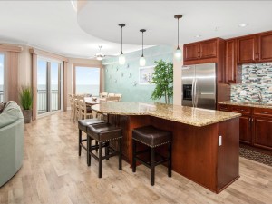 19-gateway-grand-609-19-dining-area.jpg