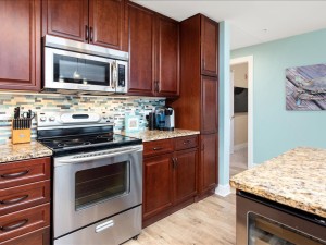 21-gateway-grand-609-21-kitchen.jpg