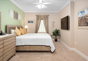 25-gateway-grand-609-25-primary-bedroom.jpg