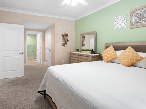 26-gateway-grand-609-26-primary-bedroom.jpg