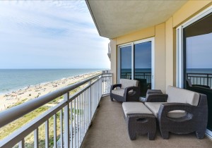 45-gateway-grand-609-45-balcony.jpg