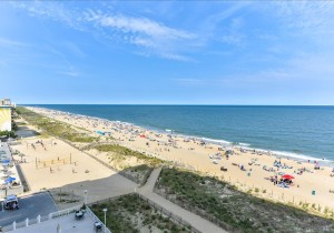 49-gateway-grand-609-49-view-north.jpg