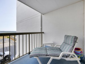 bayprincess216-4-balcony.jpg