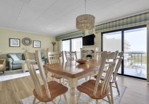 bayprincess216-9-dining.jpg