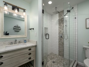 rustyanchor717-7-34-bath.jpg