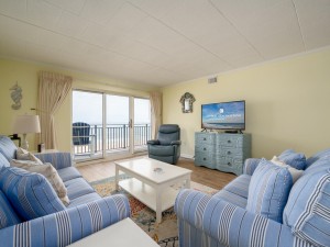 oceanhideaway401-10-living-area.jpg