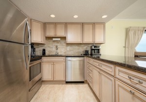 oceanhideaway401-13-kitchen.jpg