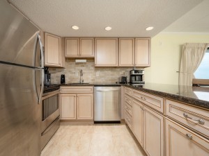 oceanhideaway401-13-kitchen.jpg