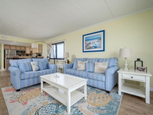 oceanhideaway401-16-open-concept.jpg