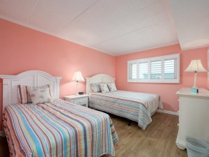 oceanhideaway401-20-bedroom-2.jpg