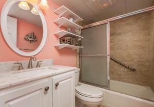 oceanhideaway401-22-bath-2.jpg