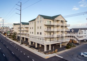 aventura203-0004exterior.jpg