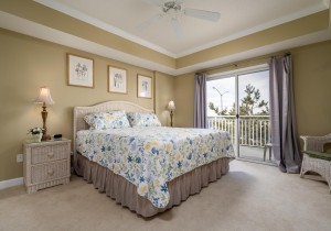 aventura203-10-primary-bedroom.jpg