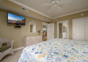 aventura203-11-primary-bedroom.jpg