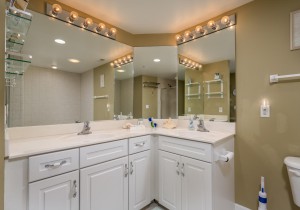 aventura203-13-primary-bath.jpg