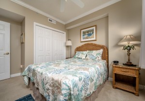 aventura203-18-bedroom-2.jpg