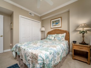 aventura203-18-bedroom-2.jpg