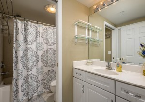 aventura203-20-bath-2.jpg