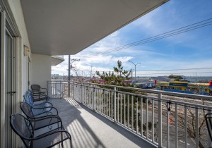 aventura203-21-balcony.jpg