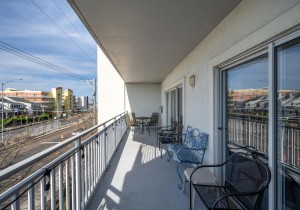 aventura203-25-balcony.jpg