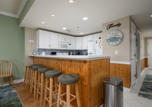 aventura203-7-kitchen.jpg