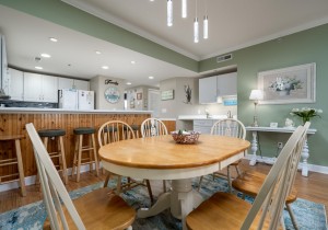 aventura203-8-dining-area.jpg