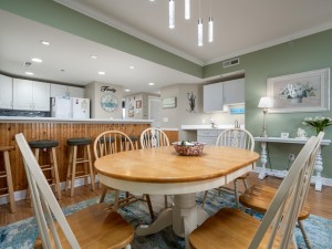 aventura203-8-dining-area.jpg